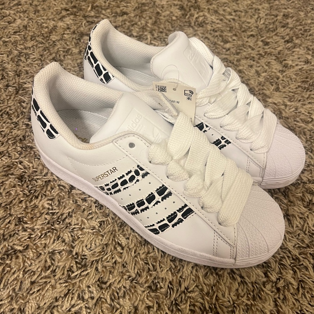 animal print addidas super stars